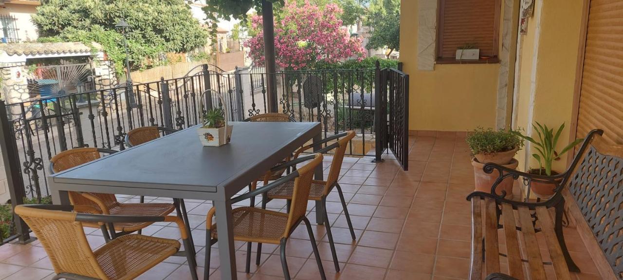 Rincones De Albares