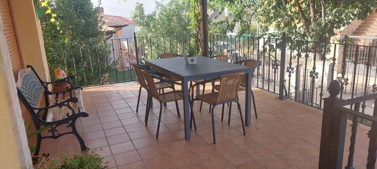 Rincones De * Albares